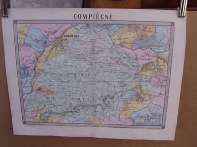 Compiègne, carte topographique couleurs sur double page dessinée et gravées par EHRARD, tirée de l'Histoire des environs du nouveau Paris.