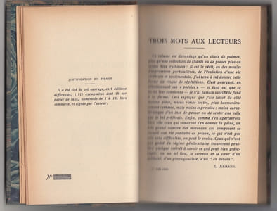 Ainsi chantait un "en dehors" - Poésies et proses rythmées illustrées de 2 photos de l'auteur, d'un bois-portrait de L. Moreau, d'un fac-similé d'écriture, de bois, de dessins et culs-de-lampe par H. Schneider et L. Moreau.