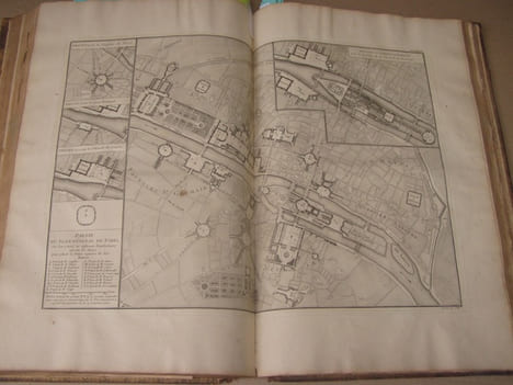 Monumens érigés en France à la gloire de Louis XV, Précédés d'un Tableau du progrès des Arts & des Sciences sous ce règne, ainsi que d'une description ...