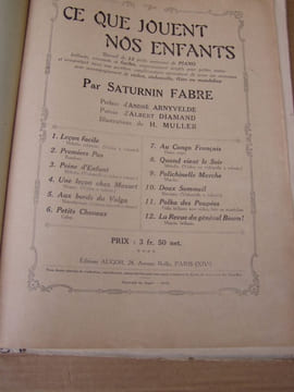 Ce que jouent nos enfants - 12 morceaux amusants et faciles soigneusement doigtés pour le piano comportant aussi une partition supplémentaire avec ...