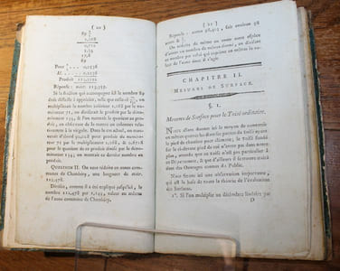 Manuel métrologique du département du Mont-Blanc, ou Instruction appropriée aux anciennes Mesures locales du Mont-Blanc, & propre à faciliter aux habitans de ce Département l'usage du système métrique. Suivi de: Mesures agraires de Savoie. Suivi de: Guide théorico-pratique pour l'enseignement du système métrique divisé en trente leçons.