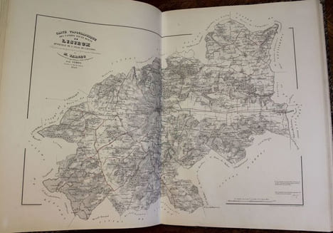 Atlas du Calvados. 35 Cartes topographiques des cantons, dressées sous les auspices du Conseil général et sous l'administration de M. Target, ...