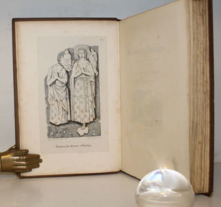 Essai sur les Enervés de Jumièges et sur quelques décorations singulières des églises de cette abbaye; suivi du miracle de Sainte Bautheuch.