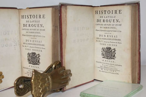 Histoire de la Ville de Rouen, capitale du pays et duché de Normandie, depuis sa fondation jusqu'en l'année 1774. Suivie d'un Essai sur la Normandie ...