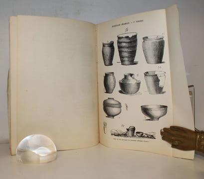 Archéologie céramique et sépulcrale ou L'Art de classer les sépulture anciennes à l'aide de la céramique.. COCHET (Abbé).