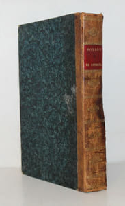 Voyage à Saint-Pétersbourg, en 1799-1800, Fait avec l'ambassade des Chevalliers de l'ordre de St.-Jean de Jerusalem, allant offrir à l'Empereur Paul premier la grande Maitrise de l'Ordre; Dans lequel on trouve: Des notes curieuses sur l'empereur Paul premier, le général Souwarow, les comtes Rostopchin, Pannis, Pahlen, Koutaisow, ... des particularités remarquables sur les Gouvernements russe, l'état du commerce, ... Précédé d'un itinéraire statistique et historique de Fribourg ... a St. Petersbourg, en passant par Vienne.. Cracovie, Brzesk, Riga, Mittau... Berlin, Dresde.. pour servir à l'histoire des Evénements de la fin du 18e siècle.