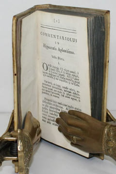 Hippocratis Aphorismi cum Commentariolo . Auctore Martin Lister, E'Medicis Serenessimae Majestatis Reginae Annae.. HIPPOCRATE.