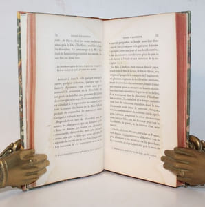 Lettres d'un voyageur à l'embouchure de la Seine, contenant des détails historiques, anecdotiques et statistiques sur les contrées de la normandie connues sous le nom de pays de Caux, de Lieuvin et de Roumois, dans les départemens de la Seine-Inférieure, du Calvados et de l'Eure.