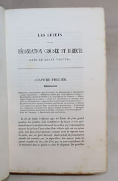 Des effets de la fécondation croisée et de la fécondation directe dans le règne végétal.. DARWIN (Charles).