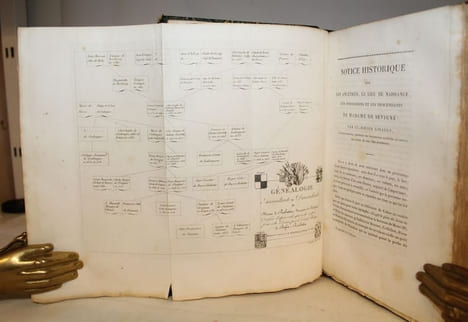 Lettres de Madame de Sévigné, de sa famille, et de ses amis.. SEVIGNE (Marie de RABUTIN-CHANTAL, Marquise de).