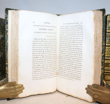 Lettres de Madame de Sévigné, de sa famille, et de ses amis.. SEVIGNE (Marie de RABUTIN-CHANTAL, Marquise de).