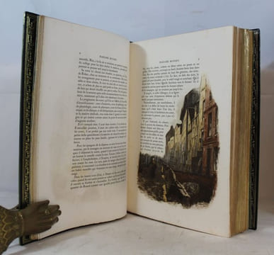 Madame Bovary, murs de province. Exemplaire d'épreuve enrichi de 98 dessins originaux de l'artiste.. [JOURDAIN (Henri)] FLAUBERT (Gustave).