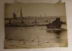 Le quai de Paris à Rouen prise depuis la rive gauche vers 1881.. [PHOTOGRAPHIE].