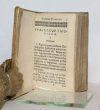 Speculum Helvetico-Tigurinum: pentagonon, quo, breviter & succinctè, de Helvetiorum, Tigurinorum cumprimis, agitur statu . I: Politica -- II: Ecclesiastico -- III: Militari -- IV: Eventuali -- Accedit V: Compendium Chronologicum, de rebus Tigurinorum.