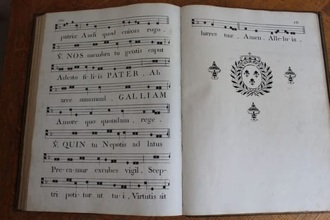 Antiphonaire au pochoir : Festivarium solemne ad usum Eccles. Nosocomii rotomagensis.. Ste MARIE-MADELEINE - HOTEL-DIEU DE ROUEN.