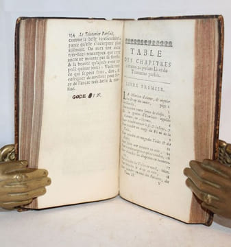 Le Teinturier parfait ou l'art de teindre les soyes, laines, fils, chapeaux, &c. La manière de mettre en couleur les cuirs, l'Yvoire, les Os, le Bois, ...