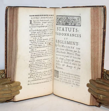 Le Teinturier parfait ou l'art de teindre les soyes, laines, fils, chapeaux, &c. La manière de mettre en couleur les cuirs, l'Yvoire, les Os, le Bois, ...