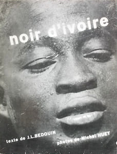 Noir d'ivoire.