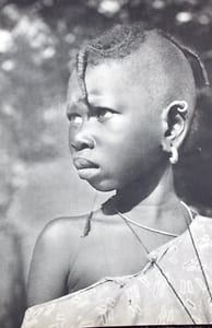 Noir d'ivoire.