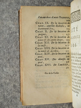TRAITE DES MALADIES DES OS, DANS LEQUEL ON A REPRESENTE LES APPAREILS ET LES MACHINES QUI CONVIENNENT A LEUR GUERISON, PAR JEN-LOUIS PETIT, DE ...