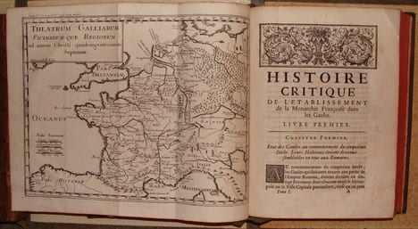 HISTOIRE CRITIQUE DE L'ETABLISSEMENT DE LA MONARCHIE FRANCAISE DANS LES GAULES. . DUBOS JEAN-BAPTISTE. (1670-1742).