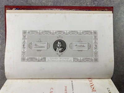 CAMPAGNES DES FRANCAIS SOUS LE CONSULAT ET L'EMPIRE. ALBUM DE CINQUANTE-DEUX BATAILLES ET CENT PORTRAITS DES MARECHAUX, GENERAUX ET PERSONNAGES LES PLUS ILLUSTRES DE L'EPOQUE ET LE PORTRAIT DE NAPOLEON I° ACCOMPAGNE D'UN FAC-SIMILE DE SA SIGNATURE. COLLECTION DE 60 PLANCHES, DITE CARLE VERNET PEINTRE D'HISTOIRE FAITE D'APRES LES TABLEAUX DE CE GRAND MAITRE ET LES DESSINS DE SWEBACH. 