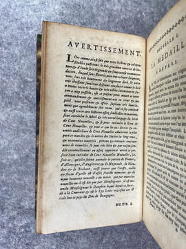 LES CENT NOUVELLES NOUVELLES. SUIVENT LES CENT NOUVELLES CONTENANT LES CENT HISTOIRES NOUVEAUX, QUI SONT MOULT PLAISANS A RACONTER, EN TOUTES BONNES ...