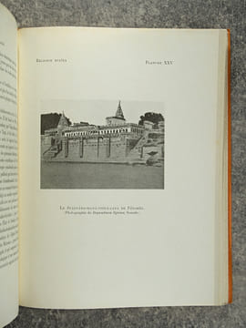 LA RELIGION DJAINA. HISTOIRE, DOCTRINE, CULTE, COUTUMES, INSTITUTIONS. AVEC 25 PLANCHES HORS TEXTE. . GUERINOT ARMAND (1872-1940).