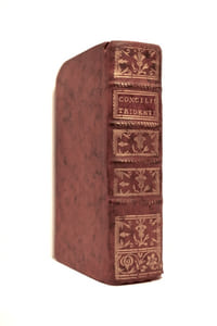 SACROSANTI ET OECUMENICI CONCILII TRIDENTINI PAULO III. JULIO III. ET PIO IV. PONTIFICIBUS MAXIMIS CELEBRATI CANONES ET DECRETA. CUM INDICIBUS NOVIS & ADNOTATIONIBUS QUEIS TRIDENTINA FIDES & DISCIPLINA, CUM TRADITIONE, DISCIPLINA NOSTRA & JURE GALLICO CONFERUNTUR.