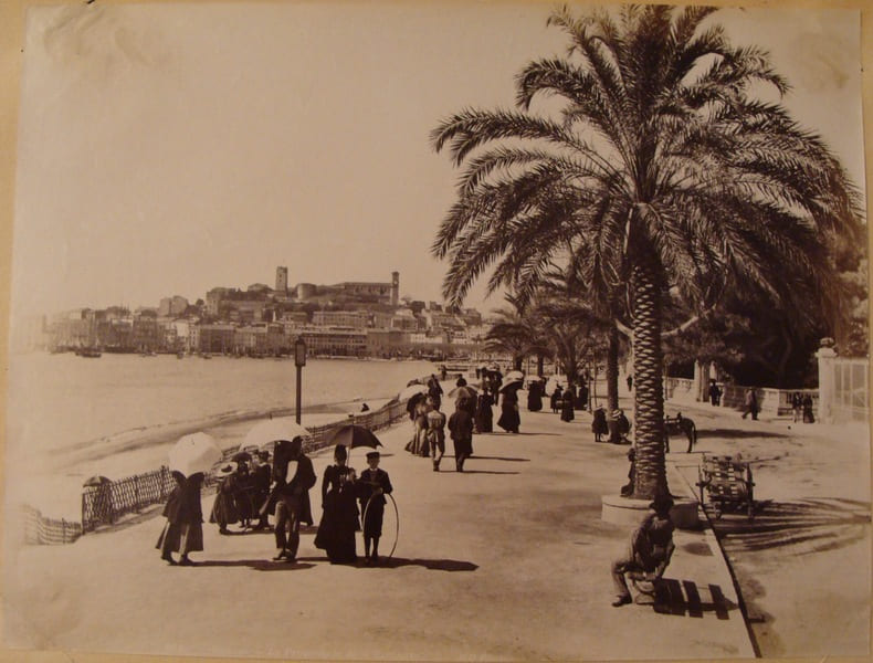(PHOTOGRAPHIES. CANNES. NICE).. 