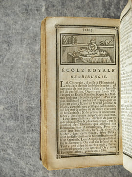 ALMANACH HISTORIQUE DE LA PROVINCE DE LANGUEDOC, NOUVELLE EDITION, ENRICHIE DE VIGNETTES ANALOGUES A CHAQUE CORPS. POUR L’ANNEE BISSEXTILE ...