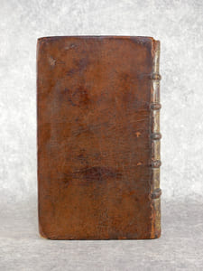 LES MOEURS DES ISRAELITES, PAR Me CLAUDE FLEURY, PRETRE, ABBE DU LOC-DIEU, SOUS-PRECEPTEUR DE MONSEIGNEUR LE DUC DE BOURGOGNE, DE MONSEIGNEUR LE DUC D'ANJOU, & DE MONSEIGNEUR LE DUC DE BERRY. DERNIERE EDITION.