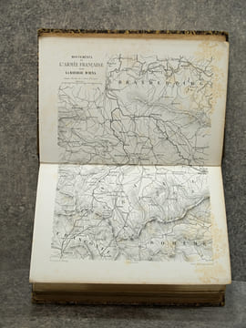 TRADITIONS ET SOUVENIRS, OU MEMOIRES TOUCHANT LE TEMPS ET LA VIE DU GENERAL AUGUSTE COLBERT (1793-1809), PAR N.-J. COLBERT, MARQUIS DE CHABANAIS (SON ...