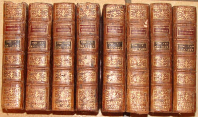 NOUVEAU DICTIONNAIRE HISTORIQUE; OU HISTOIRE ABREGEE DE TOUS LES HOMMES QUI SE SONT FAIT UN NOM PAR DES TALENS, DES VERTUS, DES FORFAITS, DES ERREURS, &C. DEPUIS LE COMMENCEMENT DU MONDE JUSQU'A NOS JOURS. ET DANS LAQUELLE ON EXPOSE AVEC IMPARTIALITE CE QUE LES ECRIVAINS LES PLUS JUDICIEUX ONT PENSE SUR LE CARACTERE, LES MOEURS & LES OUVRAGES DES HOMMES CELEBRES DANS TOUS LES GENRES. AVEC DES TABLES CHRONOLOGIQUES POUR REDUIRE EN CORPS D'HISTOIRE LES ARTICLES REPANDUS DANS CE DICTIONNAIRE. PAR UNE SOCIETE DE GENS - DE - LETTRES. SIXIEME EDITION, REVUE, CORRIGEE, & CONSIDERABLEMENT AUGMENTEE.