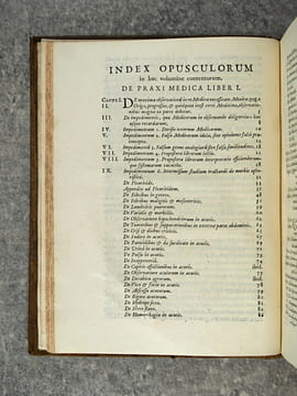 OPERA OMNIA MEDICO-PRACTICA, ET ANATOMICA. EDITIO ACCURATISSIMA, CUI PRAETER DISSERTATIONES, & ALIOS TRACTATUS PRAECEDENTIBUS EDITIONIBUS ADJUNCTOS, ...