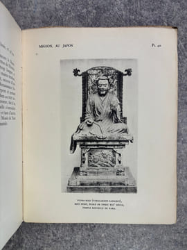 AU JAPON. PROMENADE AUX SANCTUAIRES DE L'ART. COURONNE PAR L'ACADEMIE FRANCAISE. NOUVELLE EDITION. 40 PLANCHES. . MIGEON GASTON.