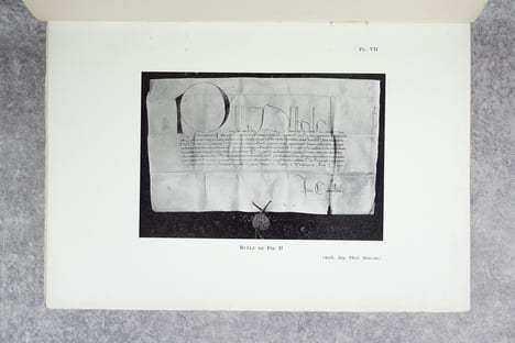 HISTOIRE DE LA CITE DE RIEUX-VOLVESTRE ET DE SES EVEQUES. PREFACE DE M. MARCEL AUBERT. AQUARELLES DE M. BOUILLIERE. . CONTRASTY JEAN. (CHANOINE. ...