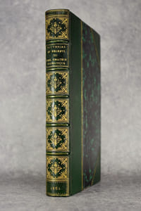LES SOUVENIRS ET LES REGRETS DU VIEIL AMATEUR DRAMATIQUE. OU LETTRES D'UN ONCLE A SON NEUVEU SUR L'ANCIEN THÉÂTRE FRANÇAIS, DEPUIS BELLECOUR, LEKAIN, BRIZARD, PRÉVILLE, ARMAND, AUGER, FEULIE, PAULIN, BELMONT, GRANDVAL ; MESDAMES DUMESNIL, CLAIRON, LES DEUX SAINVAL, PRÉVILLE, HUS, DOLIGNY, BELLECOUR, FANNIER, JUSQU'À MOLÉ, LARIVE, MONVEL, VANHOVE, FLEURY, DÉSESSART, DAZINCOUR, DUGAZON; MESDAMES RAUCOURT, VESTRIS, CONTAT, OLLIVIER. OUVRAGE ORNÉ DE GRAVURES COLORIÉES, REPRÉSENTANT EN PIED, D'APRÈS LES MINIATURES ORIGINALES, FAITES D'APRÈS NATURE, DE FOËCH DE BASLE ET DE WHIRSKER, CES DIFFÉRENS ACTEURS DANS LES RÔLES OÙ ILS ONT EXCELLÉ. 
