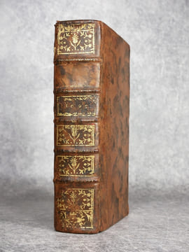NOUVEAU COMMENTAIRE SUR L'EDIT DU MOIS D'AVRIL 1695, CONCERNANT LA JURIDICTION ECCLESIASTIQUE. PAR M * * * CONSEILLER AU PRESIDIAL D'ORLEANS. NOUVELLE ...