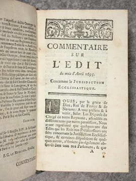 NOUVEAU COMMENTAIRE SUR L'EDIT DU MOIS D'AVRIL 1695, CONCERNANT LA JURIDICTION ECCLESIASTIQUE. PAR M * * * CONSEILLER AU PRESIDIAL D'ORLEANS. NOUVELLE ...