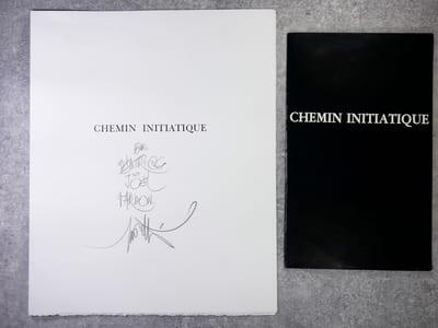 CHEMIN INITIATIQUE. ILLUSTRE DE QUATORZE LITHOGRAPHIES DE RAYMOND MORETTI. ACCOMPAGNE D’UN CARNET D’ETUDES. TEXTE DE PIERRE CHARBONNIER. AVANT-PROPOS DE MICHEL DE JUST. 
