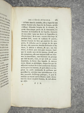 CONSTITUTION DE L’ANGLETERRE, OU ETAT DU GOUVERNEMENT ANGLAIS, COMPARE AVEC LA FORME REPUBLICAINE & AVEC LES AUTRES MONARCHIES DE L’EUROPE. PAR M DE ...