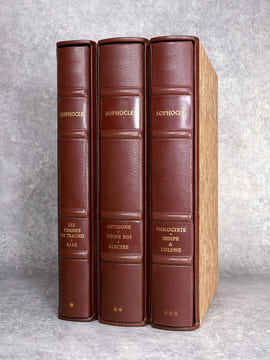 TRAGEDIES. TRADUCTION DE JACQUES LACARRIERE. ILLUSTRATIONS DE GEORGES VARLAMOS. . SOPHOCLE. (VERS 495-406 AVT J.C.).