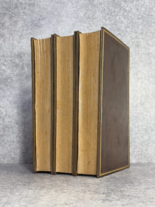 CHRONIQUES DE SIRE JEAN FROISSART QUI TRAITENT DES MERVEILLEUSES EMPRISES, NOBLES AVENTURES ET FAITS D'ARMES ADVENUS EN SON TEMPS EN FRANCE, ANGLETERRE, BRETAIGNE, BOURGOGNE, ESCOSSE, ESPAIGNE, PORTINGAL ET ES AUTRES PARTIES. NOUVELLEMENT REVUES ET AUGMENTEES D'APRES LES MANUSCRITS AVEC NOTES, ECLAIRCISSEMENTS ET GLOSSAIRE PAR J. A. C. BUCHON. 