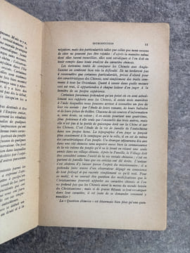 MOEURS CURIEUSES DES CHINOIS. (CHINESE CHARACTERISTICS) TRADUIT PAR B. MAYRA ET LE LIEUTENANT COLONEL DE FONLONGUE. AVEC HUIT ILLUSTRATIONS ...