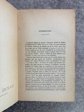 MOEURS CURIEUSES DES CHINOIS. (CHINESE CHARACTERISTICS) TRADUIT PAR B. MAYRA ET LE LIEUTENANT COLONEL DE FONLONGUE. AVEC HUIT ILLUSTRATIONS ...