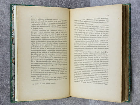 LA VIE EN BAS-QUERCY DU QUATORZIEME AU DIX-HUITIEME SIECLE. . LATOUCHE ROBERT. (1881-1973).