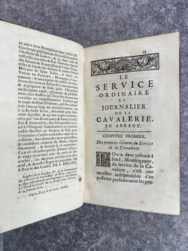 LE SERVICE ORDINAIRE ET JOURNALIER DE LA CAVALERIE EN ABREGE. DEDIE A MONSEIGNEUR LE DUC DE CHARTRES. PAR M. LECOQMADELEINE, LIEUTENANT-COLONEL DE ...