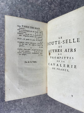 LE SERVICE ORDINAIRE ET JOURNALIER DE LA CAVALERIE EN ABREGE. DEDIE A MONSEIGNEUR LE DUC DE CHARTRES. PAR M. LECOQMADELEINE, LIEUTENANT-COLONEL DE ...