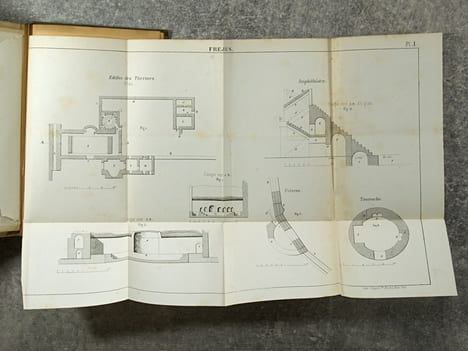 HISTOIRE DE FREJUS. FORUM JULII. SES ANTIQUITES - SON PORT (ACCOMPAGNEE DE TROIS PLANCHES). . AUBENAS J. A.